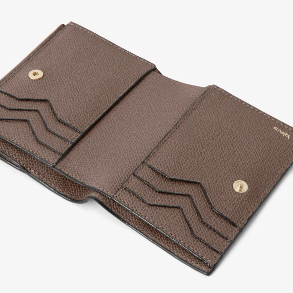 Valextra Purse with Coin Holder 6CC in Sahara Brown | Wallets & Purses | Coveti