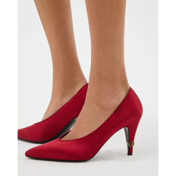 Versace Gianni Satin Pumps 90 mm in Red, view 2 | Heels