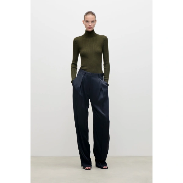 Victoria Beckham Cecilia Trouser in Midnight | Wide-Leg Pants | Coveti, view 2