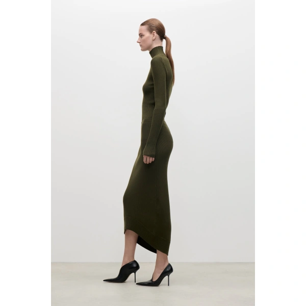 Victoria Beckham Fitted Skirt in Marsh Green | Pencil Skirts | Coveti, view 3