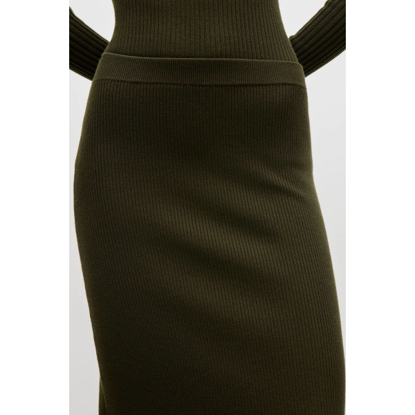 Victoria Beckham Fitted Skirt in Marsh Green | Pencil Skirts | Coveti, view 6