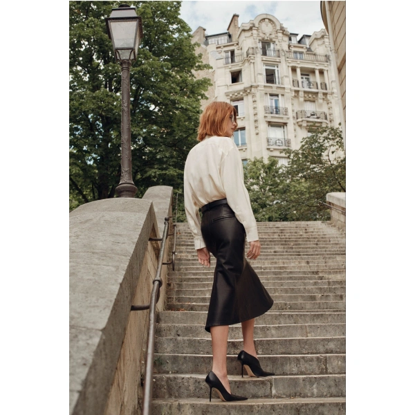 Victoria Beckham Kick Detail Leather Skirt in Black | Leather Skirts | Coveti, view 3