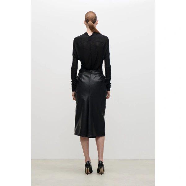 Victoria Beckham Kick Detail Leather Skirt in Black | Leather Skirts | Coveti, view 6