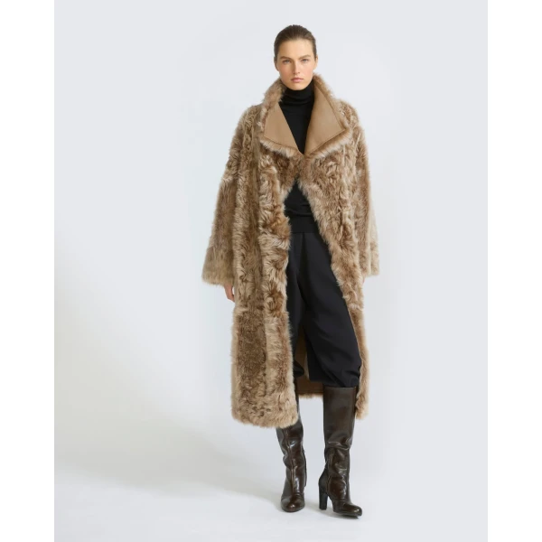 Yves Salomon Long Reversible Toscana Lambskin Shearling Coat in Camel | Shearling Coat | Coveti