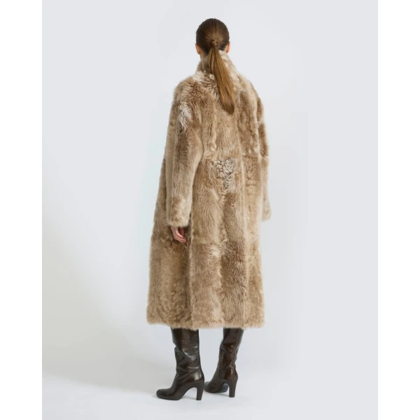 Yves Salomon Long Reversible Toscana Lambskin Shearling Coat in Camel | Shearling Coat | Coveti